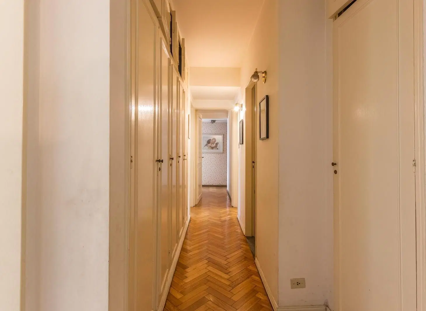 PISO EN CABALLITO CON MUCHO POTENCIAL. SUPER LUMINOSO CON PATIO, BALCONES Y COCHERA 5