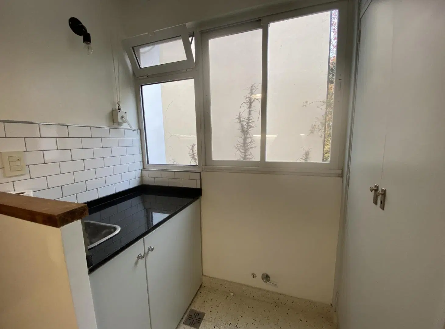Alquiler Depto 3 amb c/Balcón y Cochera en San Isidro/2 piso por escalera 3