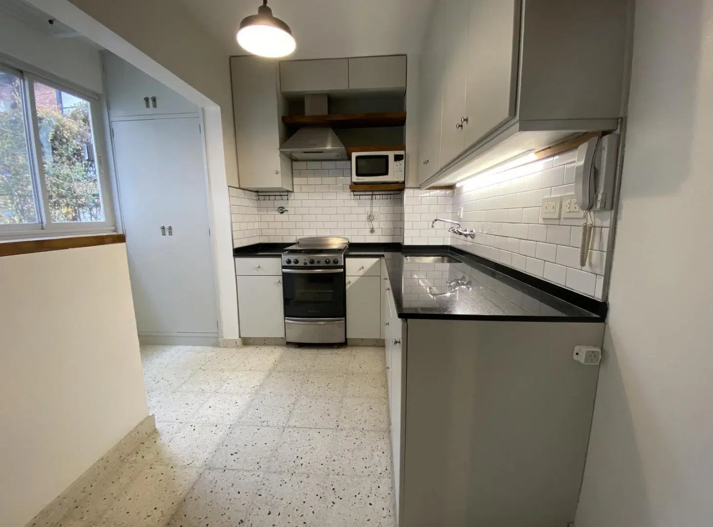 Alquiler Depto 3 amb c/Balcón y Cochera en San Isidro/2 piso por escalera 5