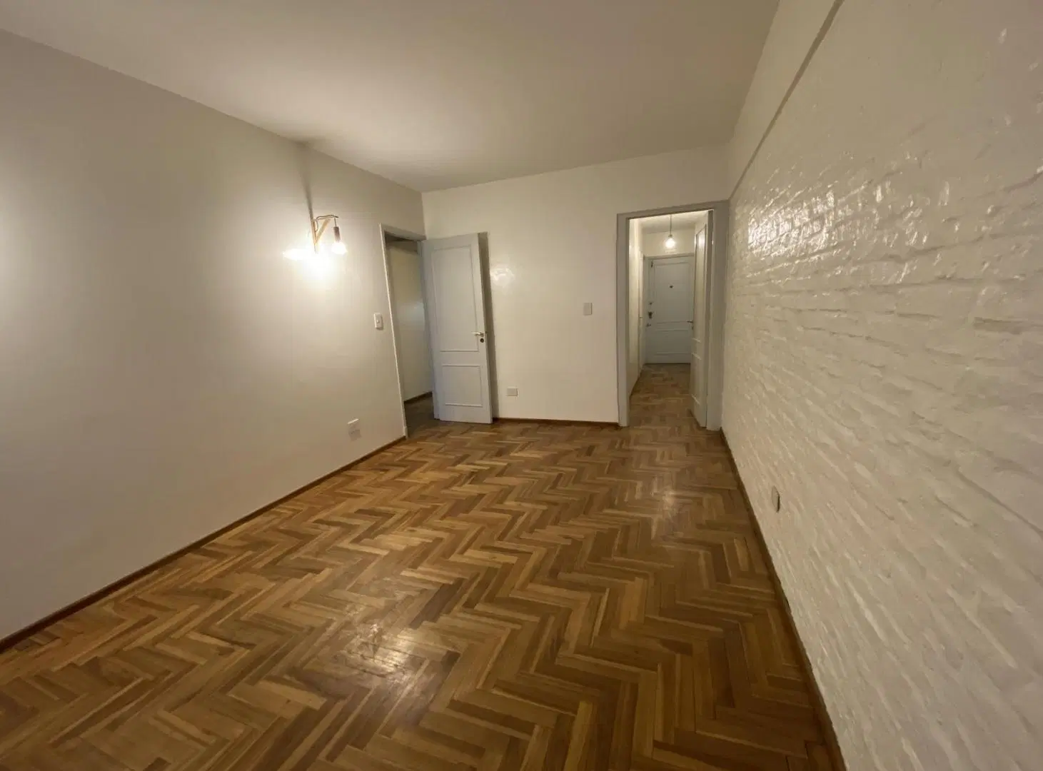 Alquiler Depto 3 amb c/Balcón y Cochera en San Isidro/2 piso por escalera 2