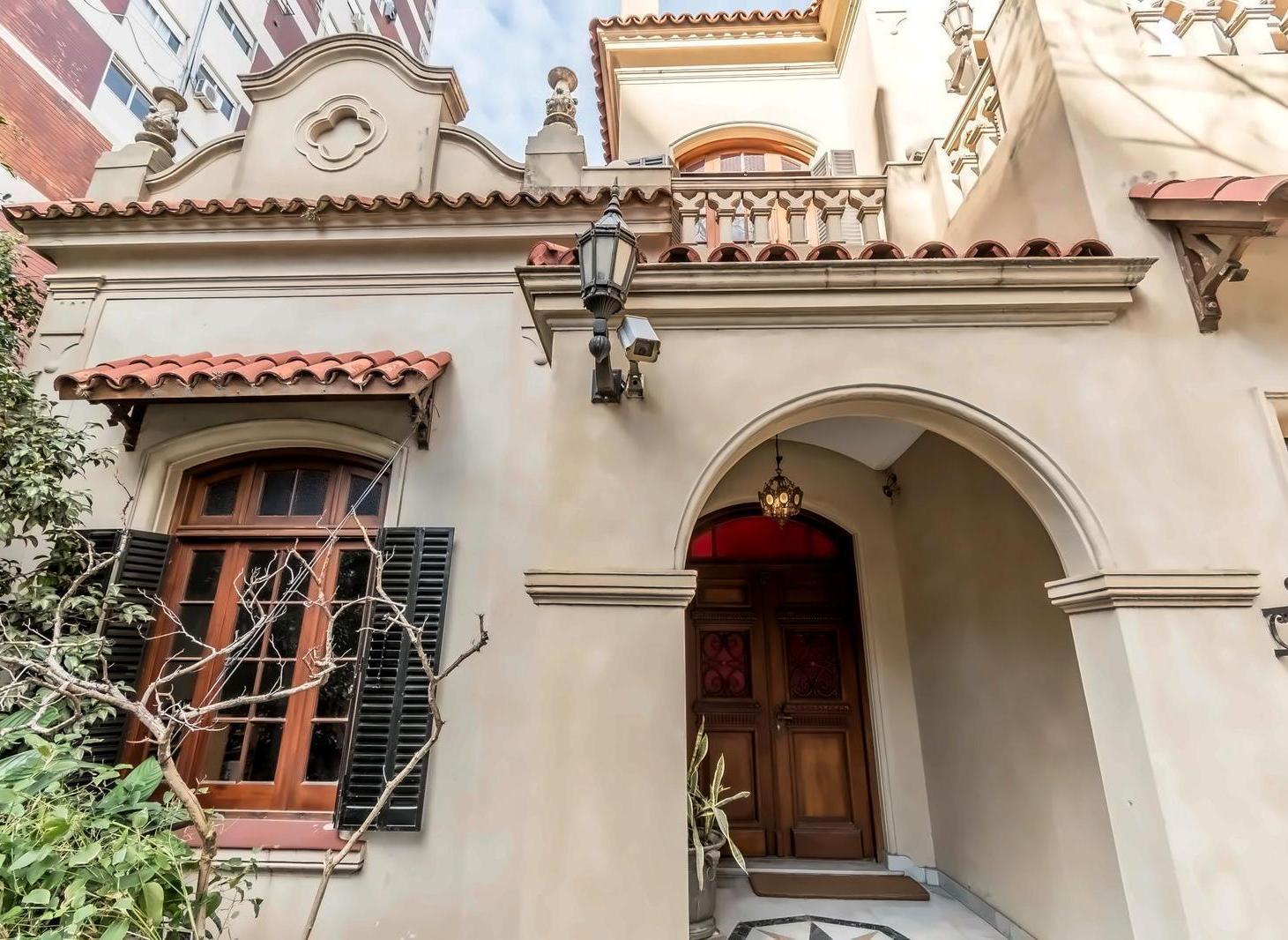 Casa en venta en Villa Urquiza Jardin Garage Quincho Yacuzzi