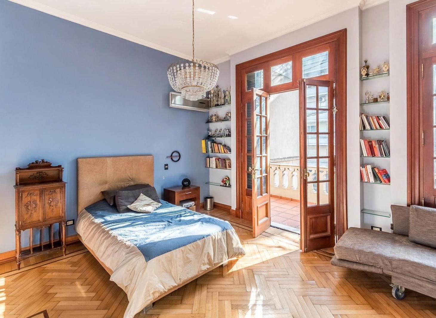 Casa en venta en Villa Urquiza Jardin Garage Quincho Yacuzzi
