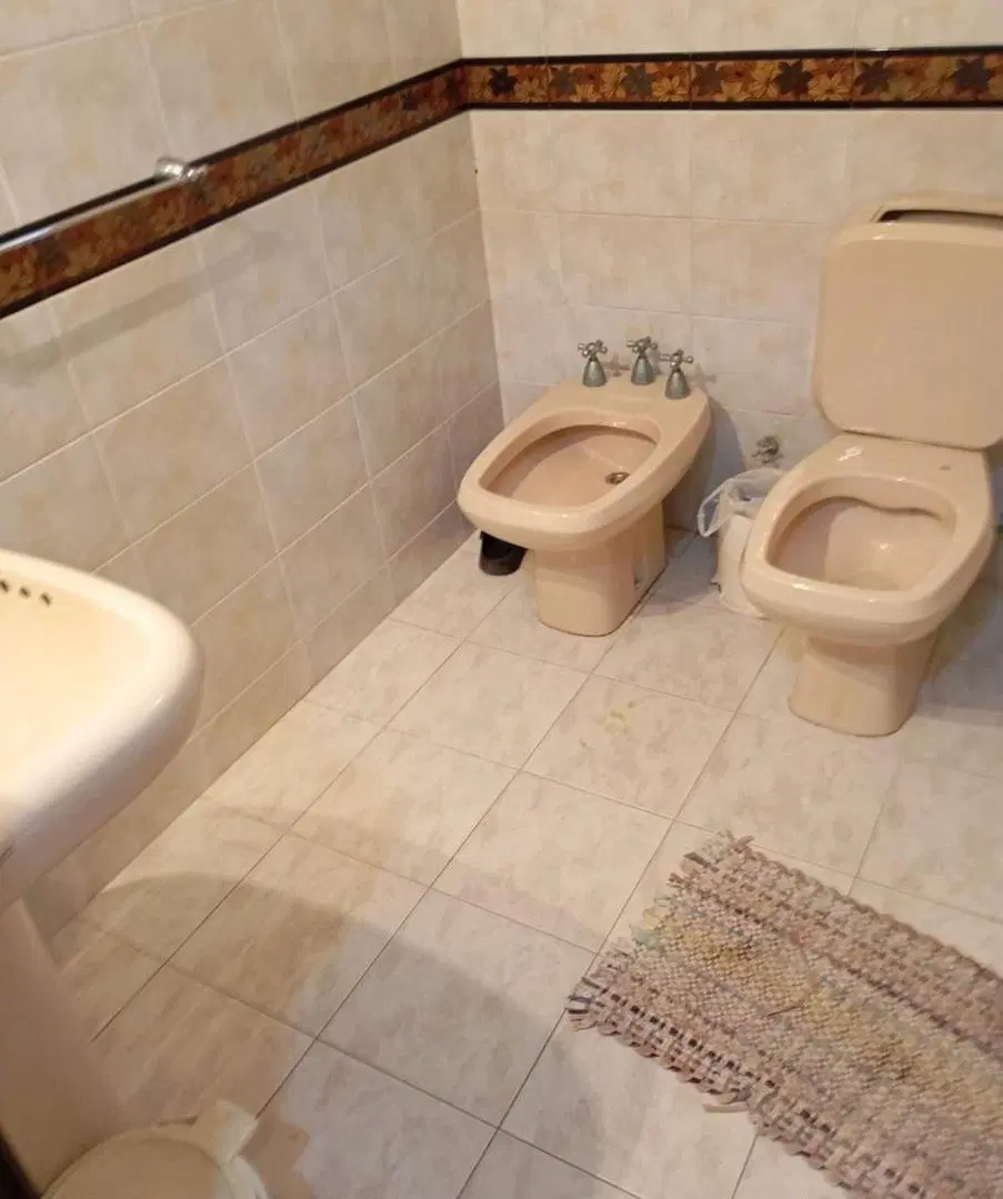 Casa de 5 ambientes a la venta en Rafael Calzada 8