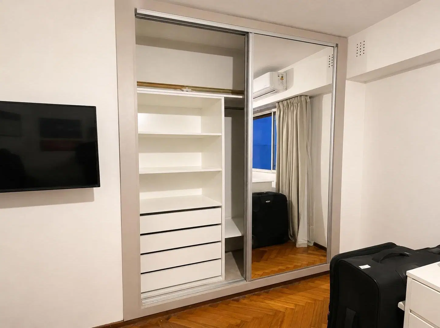 Depto de tres ambientes en Recoleta, con balcón 4