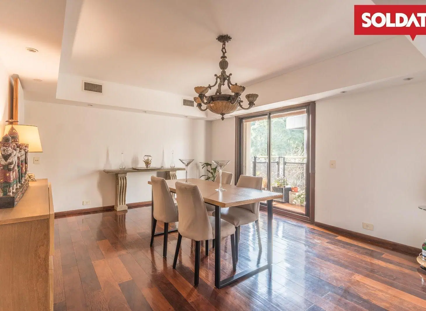 Venta Departamento 5 ambientes con dependencia y cochera en Retiro 1