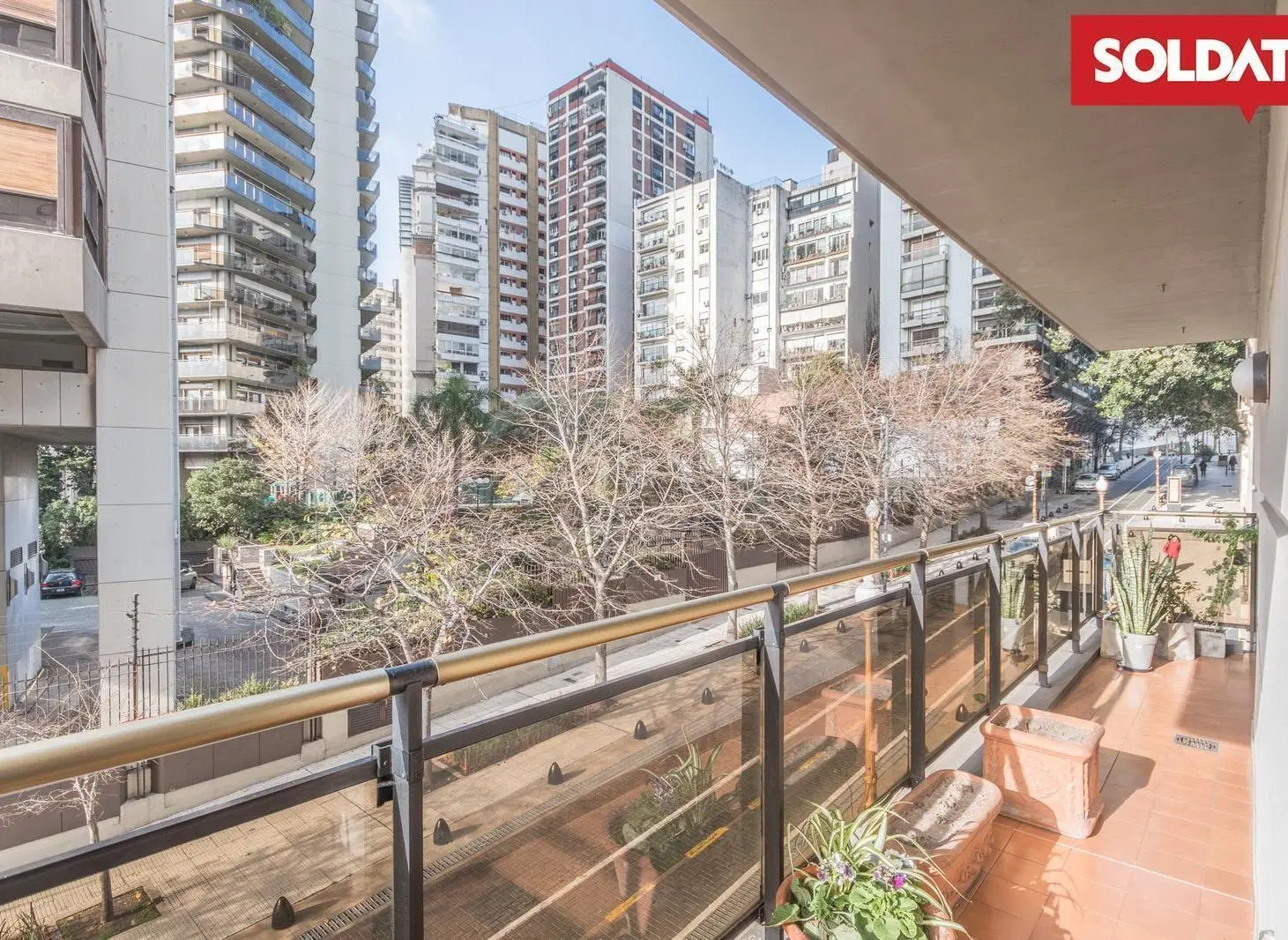 Venta Departamento 5 ambientes con dependencia y cochera en Retiro 8