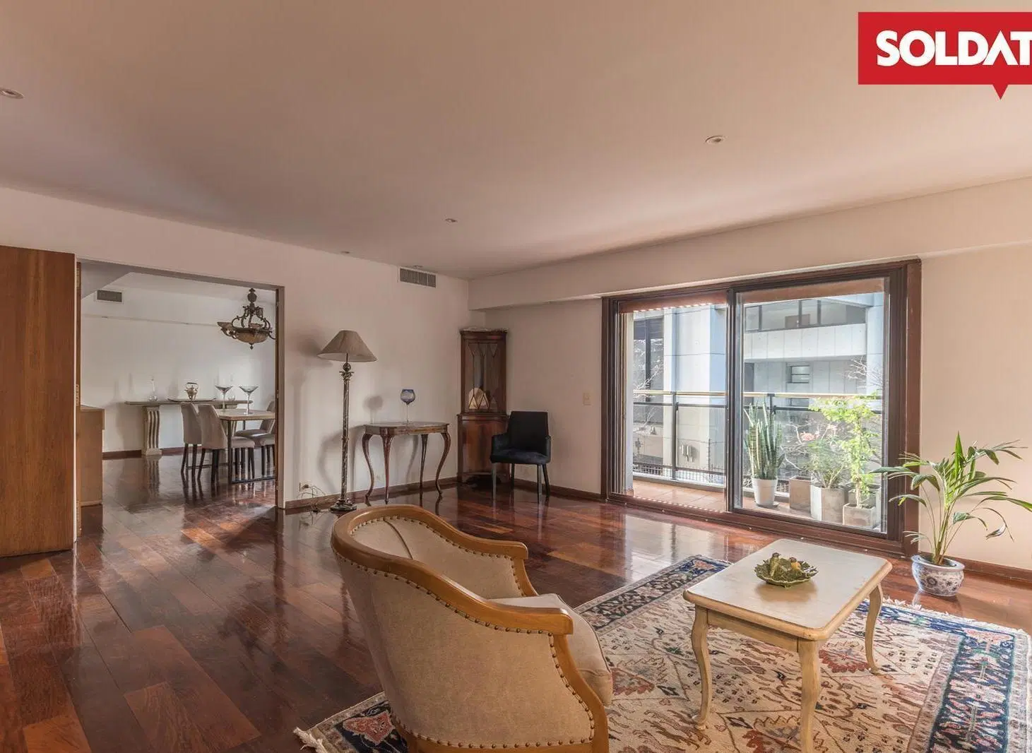 Venta Departamento 5 ambientes con dependencia y cochera en Retiro 5