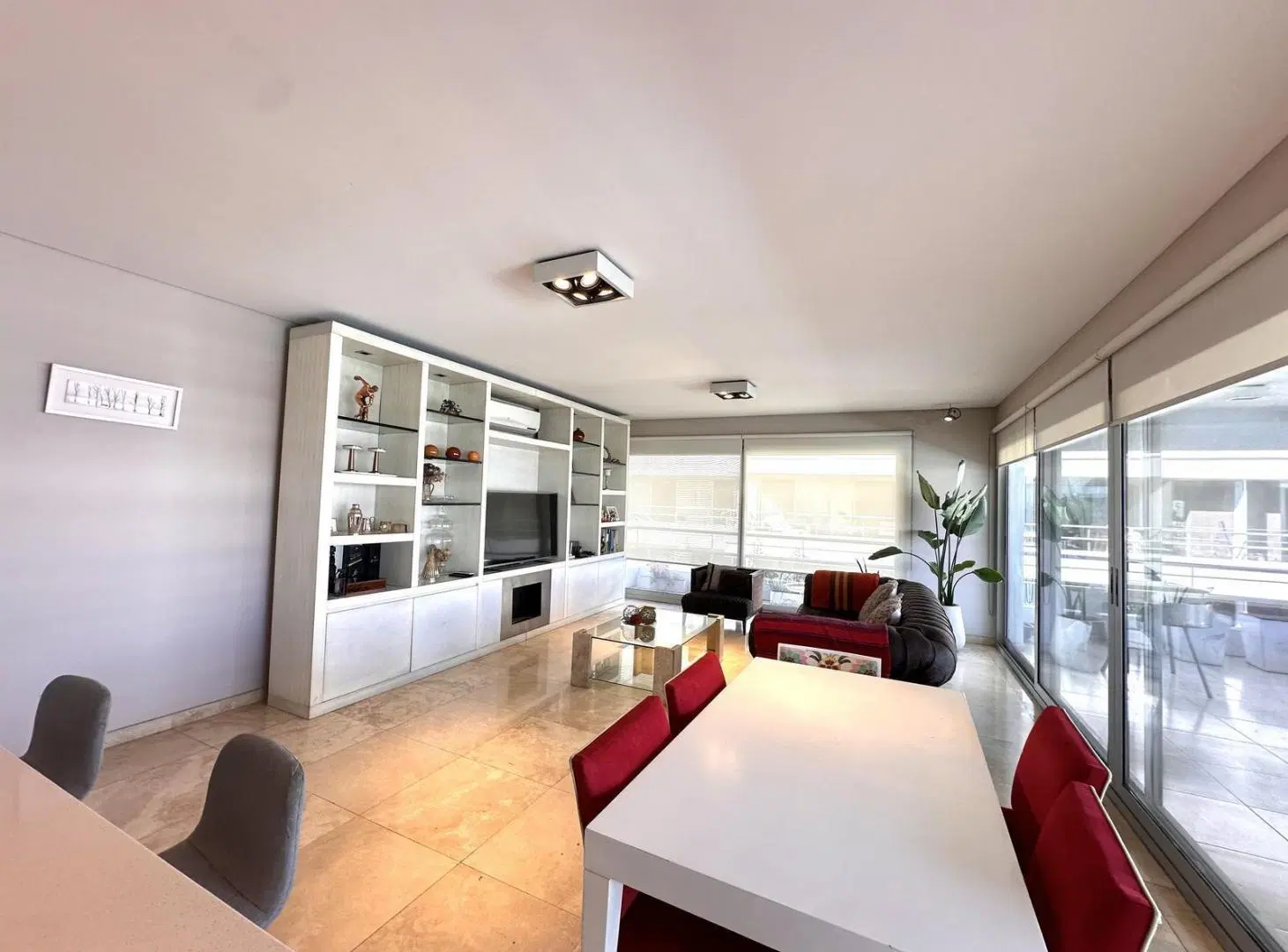Oportunidad unica en BOUQUET , 353 m2 en Duplex, vista a las piscinas, 2 cocheras!! 2