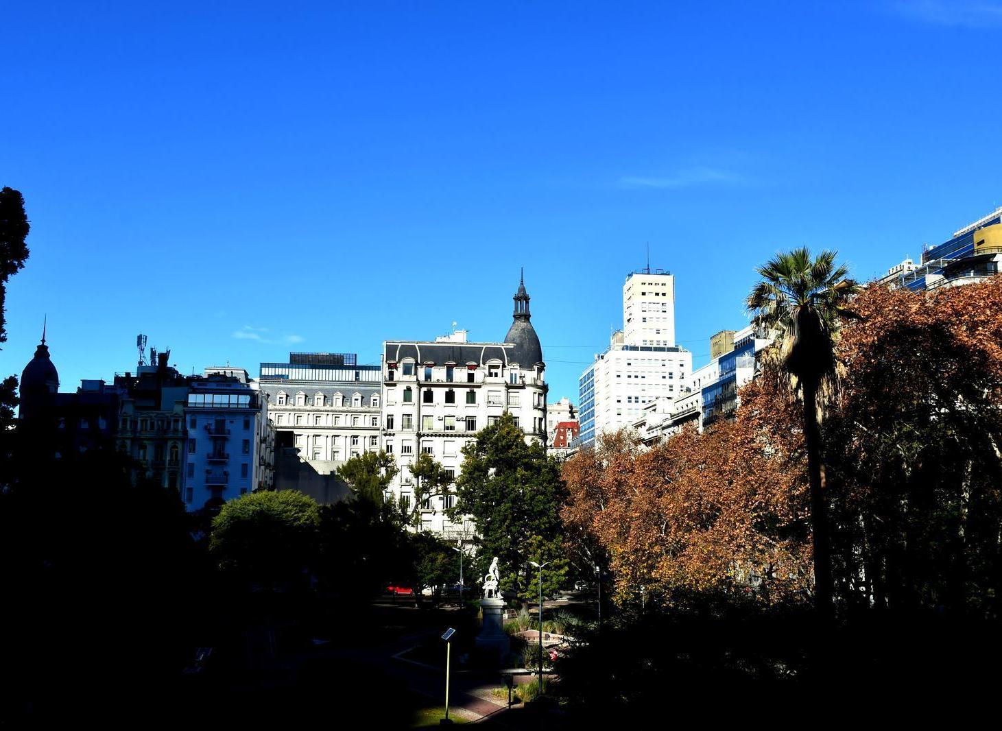 Foto de Oficina 49 m² en San Nicolás — 2° piso, frente a Plaza Roma (Catalinas), imagen 2