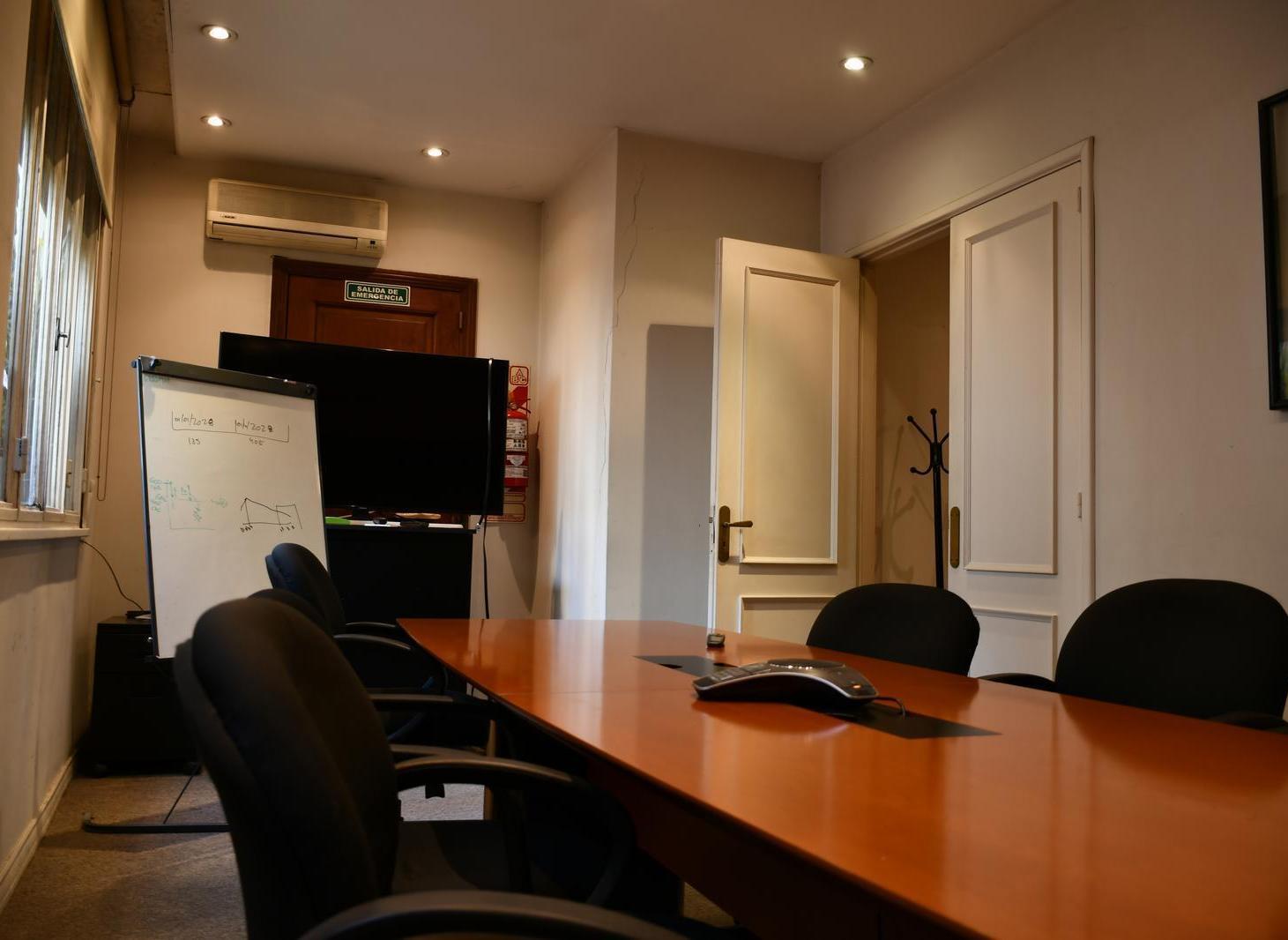 Foto de Oficina 49 m² en San Nicolás — 2° piso, frente a Plaza Roma (Catalinas), imagen 3