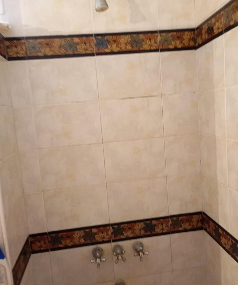 Foto de Casa de 5 ambientes a la venta en Rafael Calzada, imagen 4
