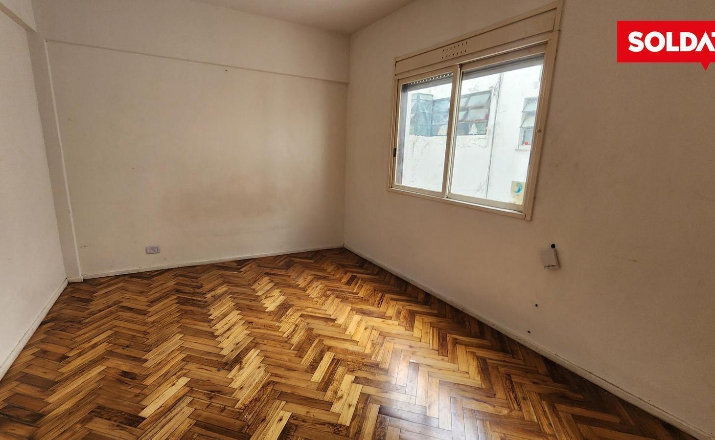 Foto de Departamento en venta Balvanera 2 ambientes piso alto lateral, imagen 1