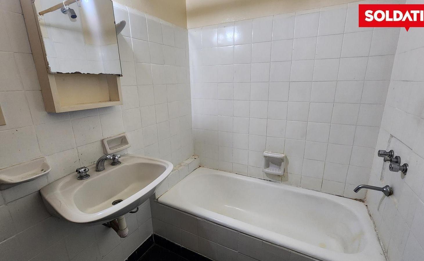 Foto de Departamento en venta Balvanera 2 ambientes piso alto lateral, imagen 4