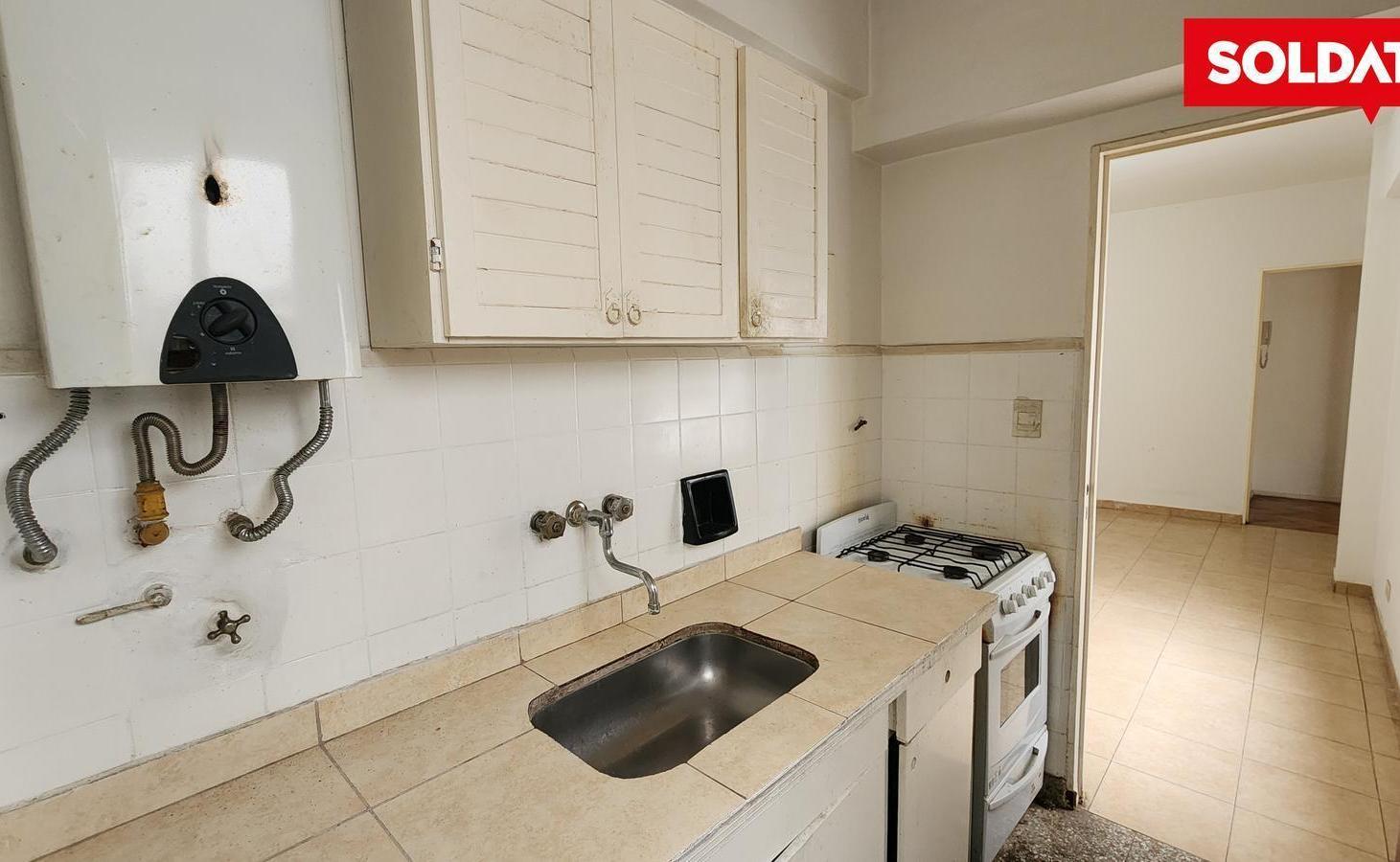 Foto de Departamento en venta Balvanera 2 ambientes piso alto lateral, imagen 2