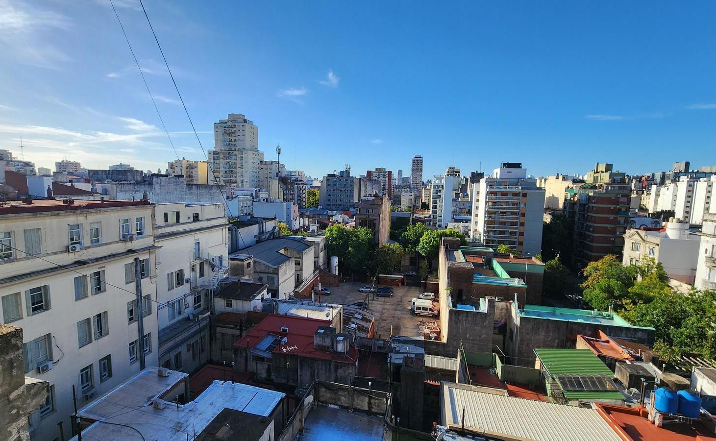 Foto de Departamento en venta Balvanera 2 ambientes piso alto muy luminoso, imagen 1