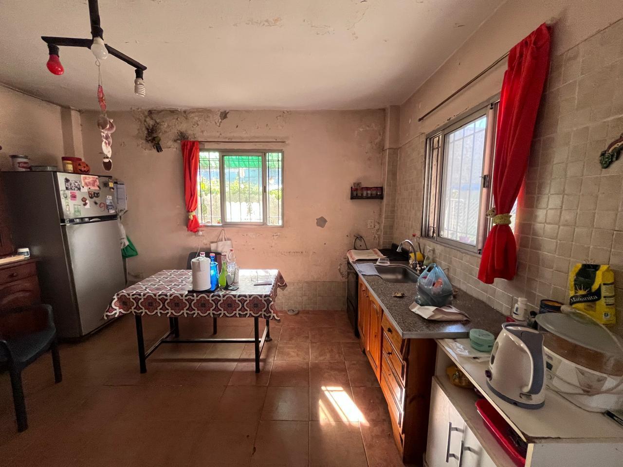 Foto de Casa para demoler o reciclar en venta en La Tablada, imagen 3