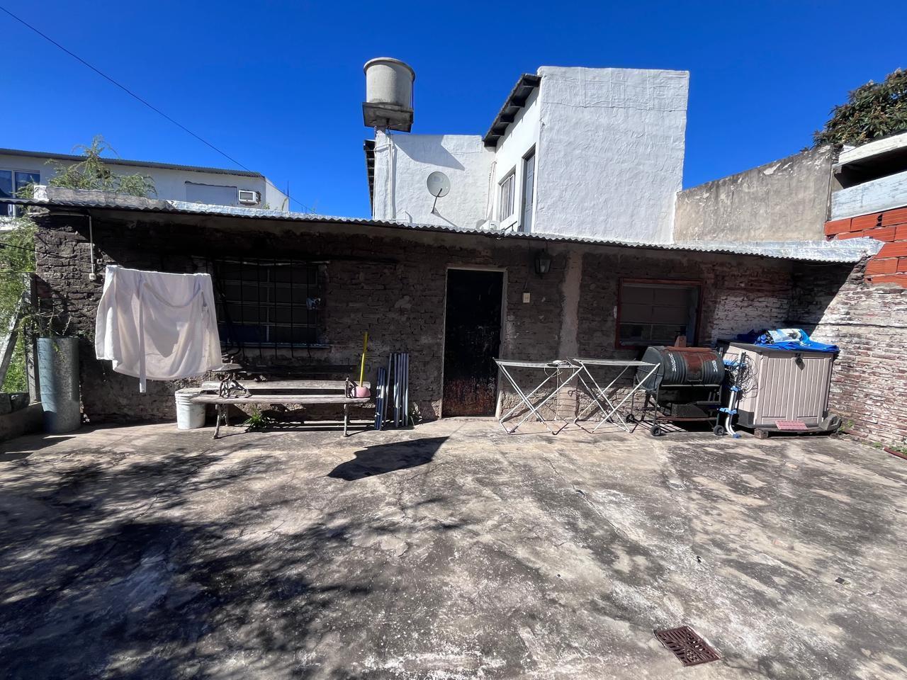 Foto de Casa para demoler o reciclar en venta en La Tablada, imagen 5