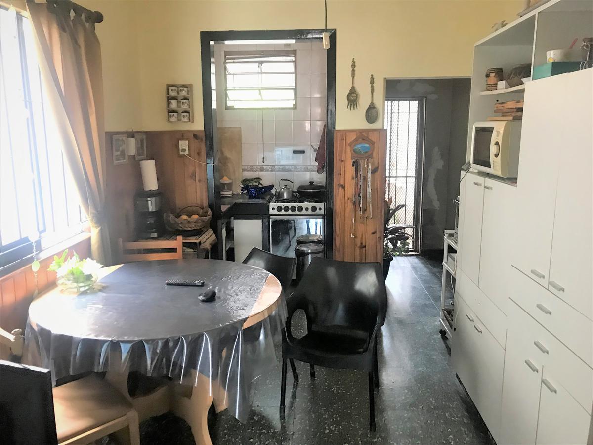 Foto de Casa. 3 dormitorios.2 baños.Fondo.Quincho.Parrilla.Cochera.Bernal Este, imagen 2