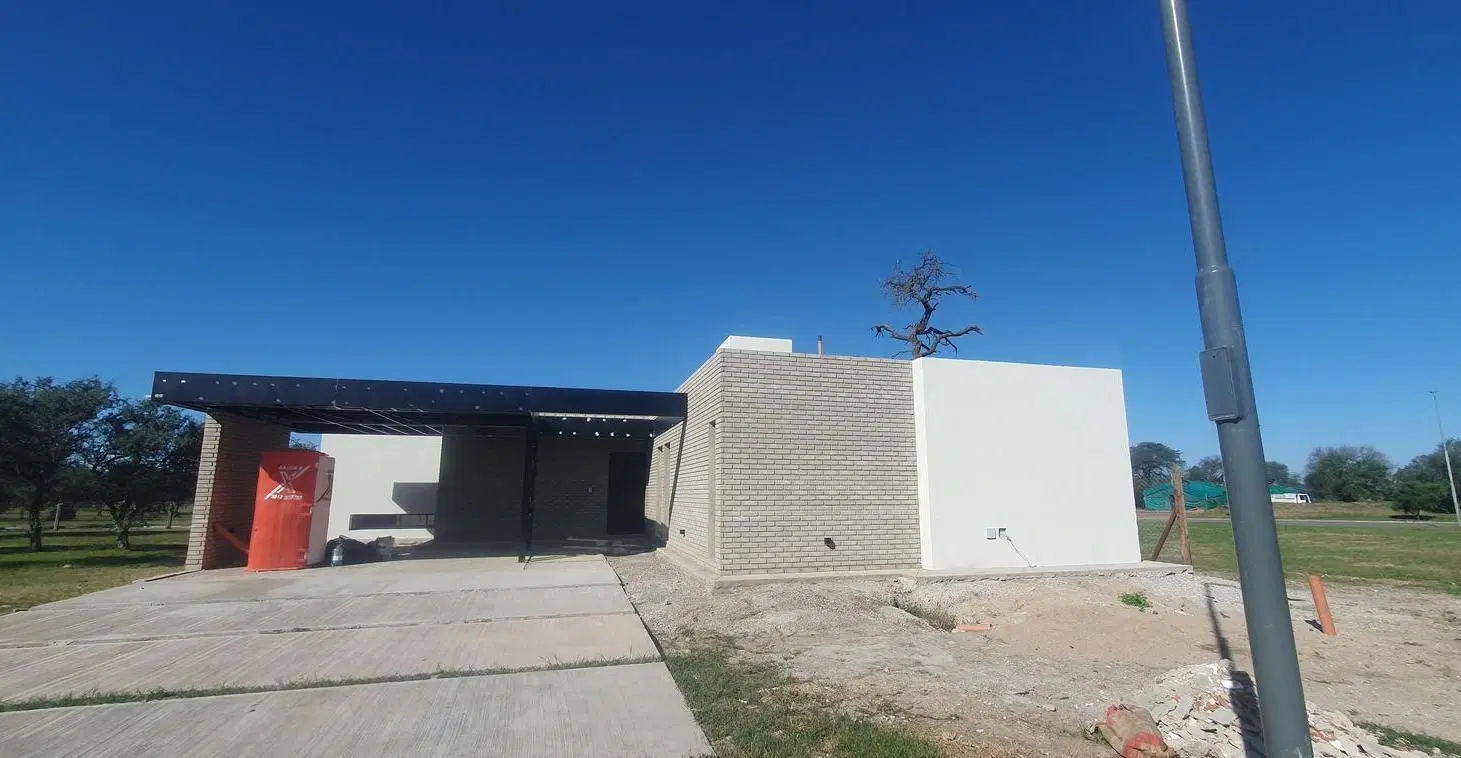 CASA EN VENTA 7 SOLES 3 DORMITORIOS 3