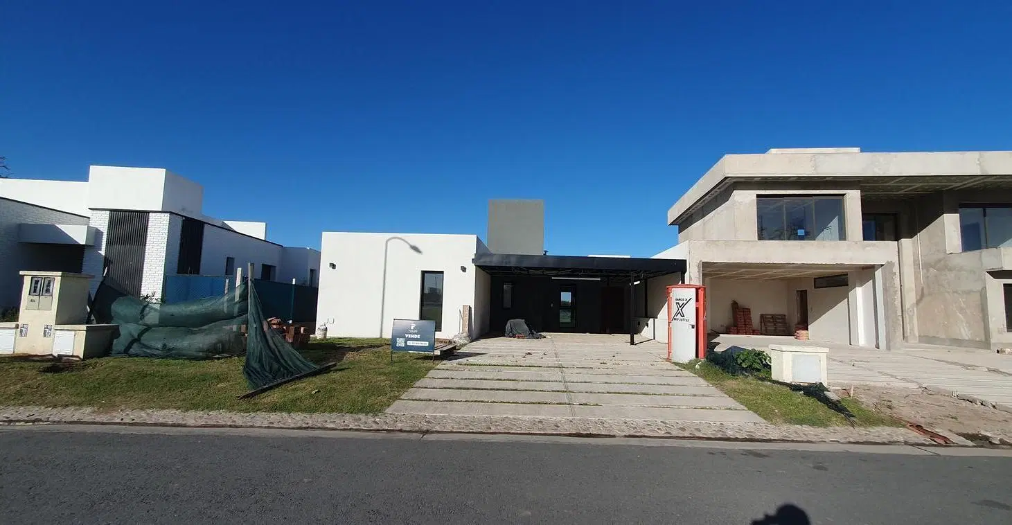 CASA EN VENTA 7 SOLES 3 DORMITORIOS 2