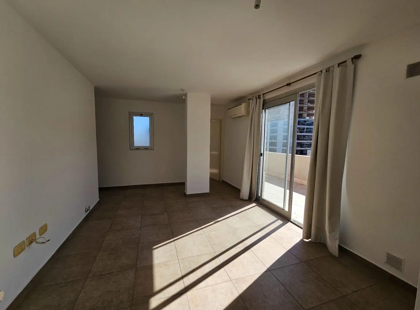 Departamento con balcón y terraza privados - 2 dormitorios 2 baños 4