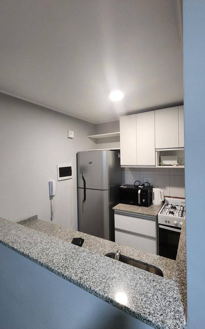 Foto de Departamento tipo loft con cocina semi integrada y balcón., imagen 1
