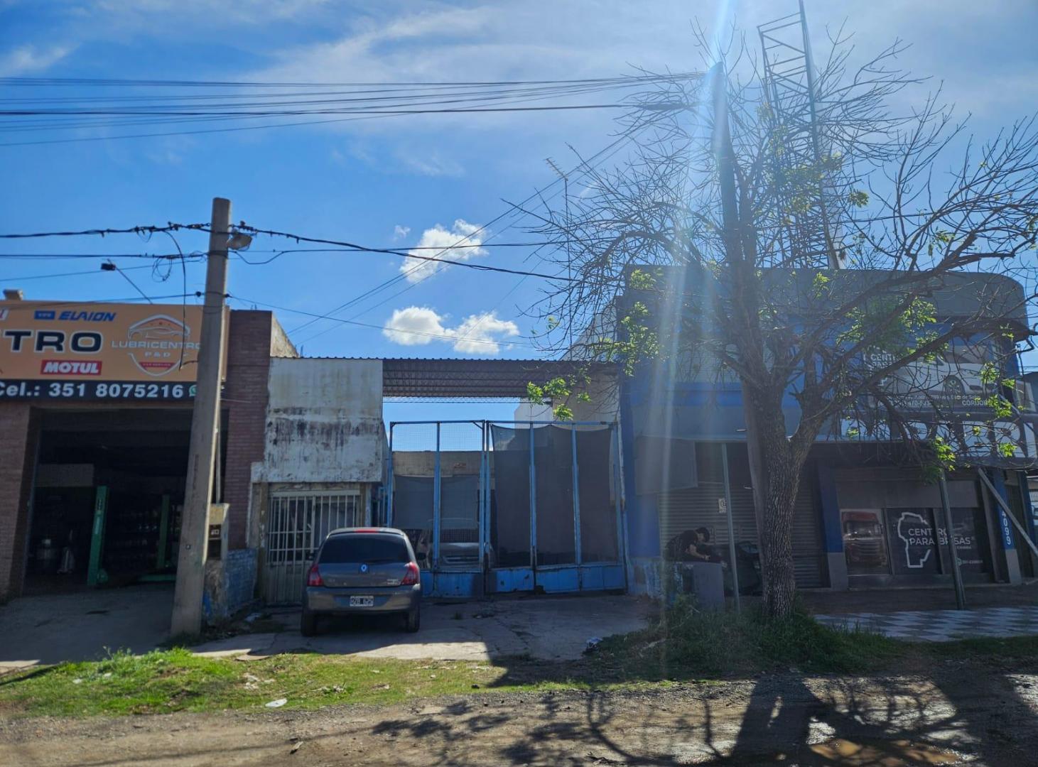 Foto de OPORTUNIDAD PARA LOCAL COMERCIAL /GALPON / DEPOSITO, imagen 3