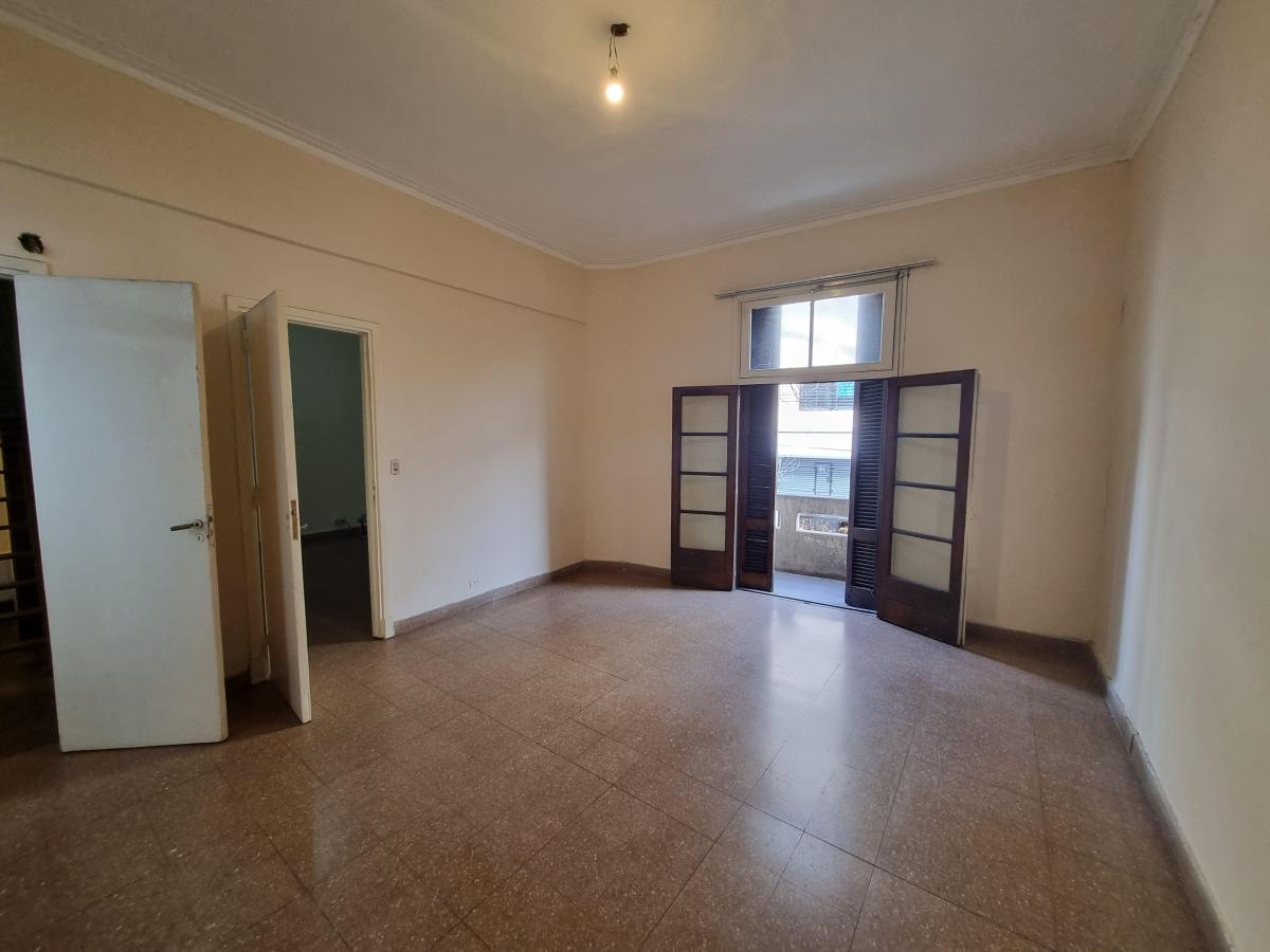 Vende PH Ubicado Zona Comercial Flores 2