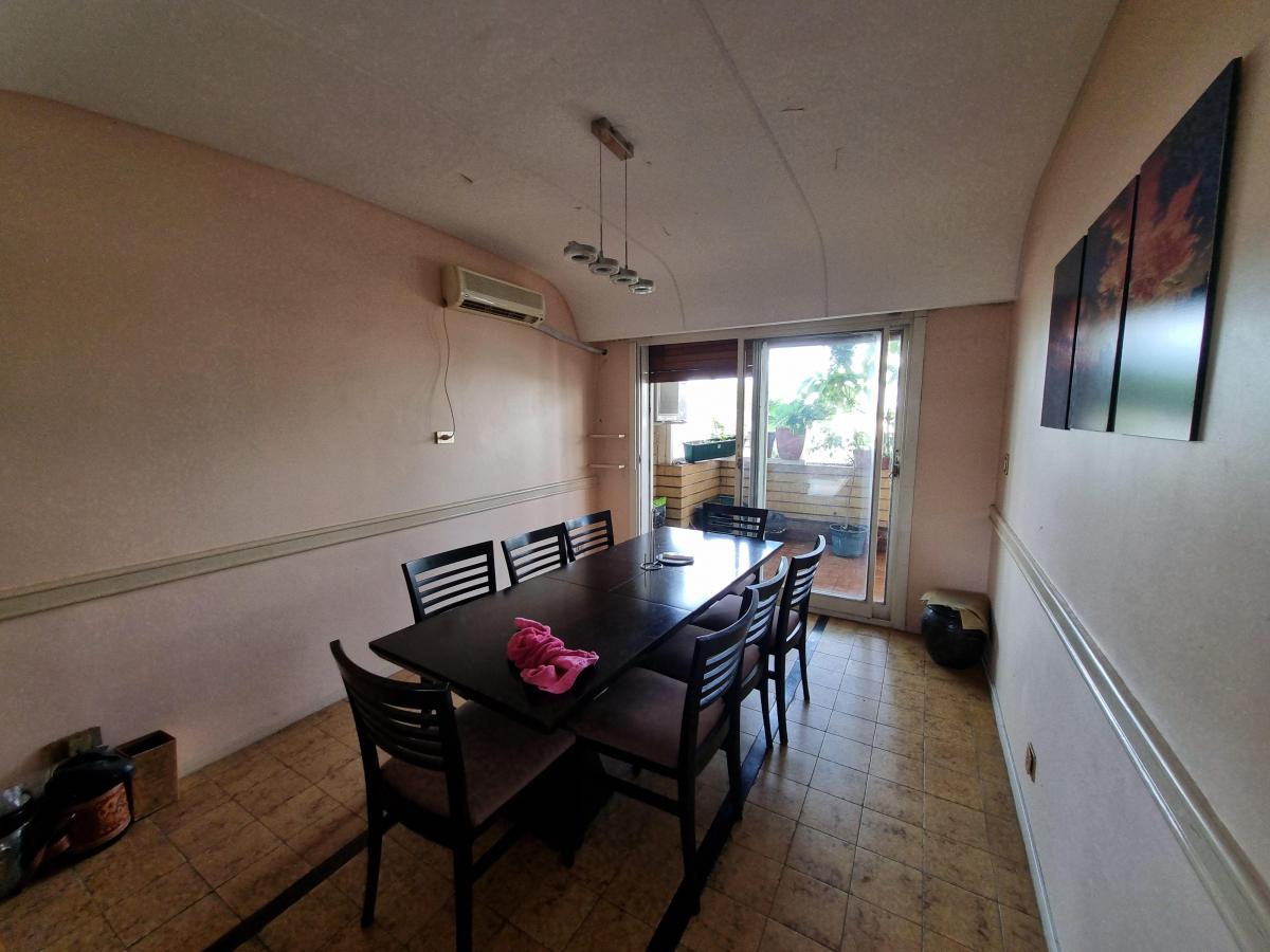 Vende Amplio y Hermoso Departamento Flores 5