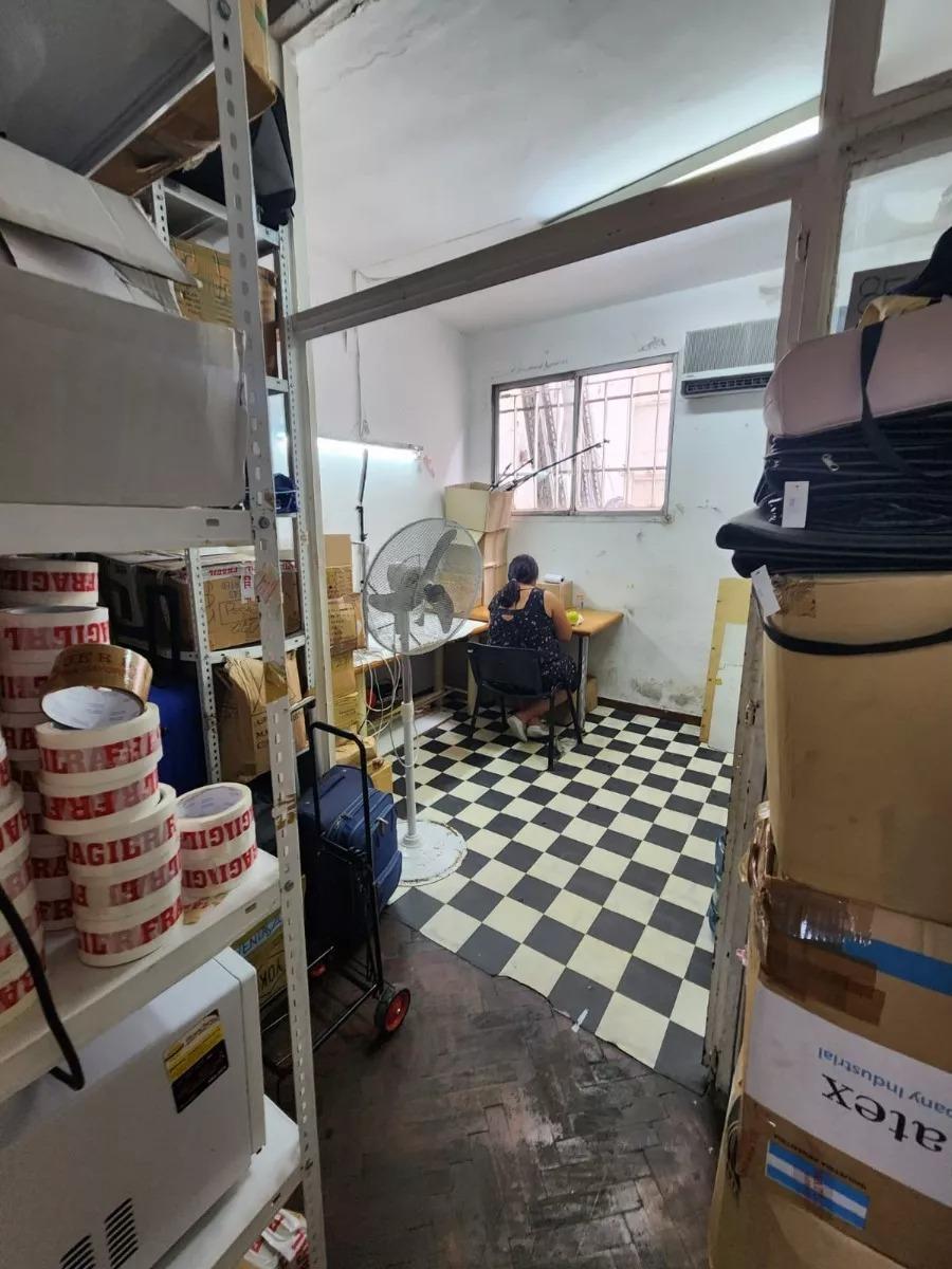 Foto de Se Vende Oficina Muy Bien Ubicada En Zona Comercial Once., imagen 2