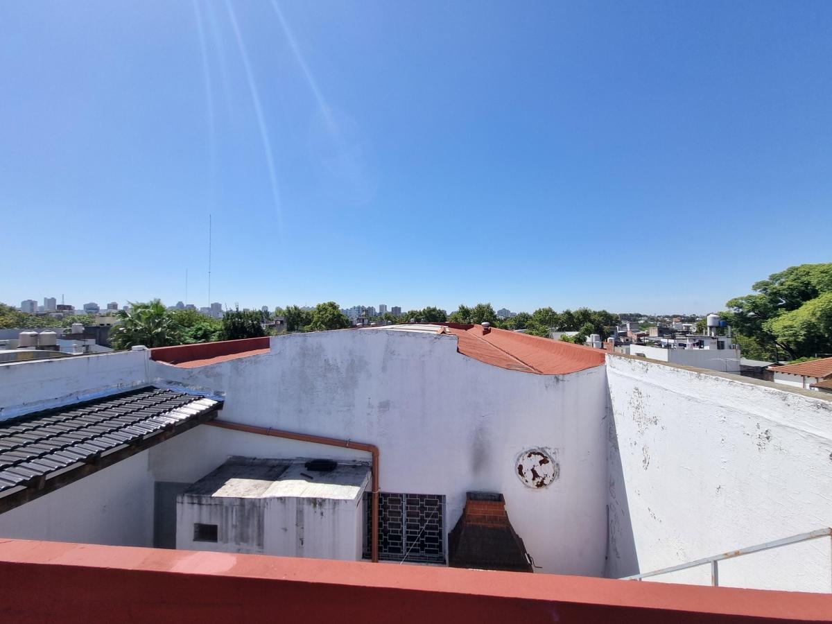 Foto de Vende amplio Deposito / Galpon con Vivienda, imagen 2
