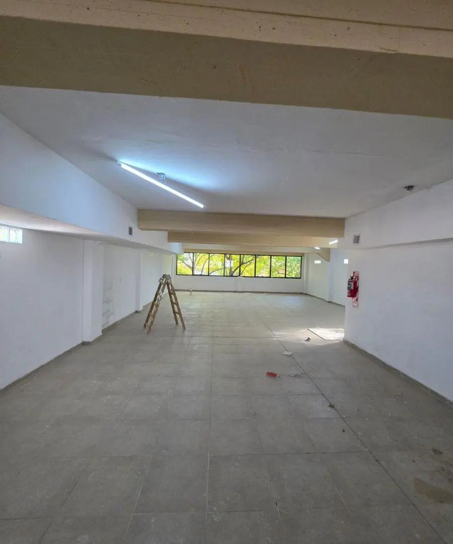 Se Vende Deposito Comercial A Estrenar En La Zona De Flores 5