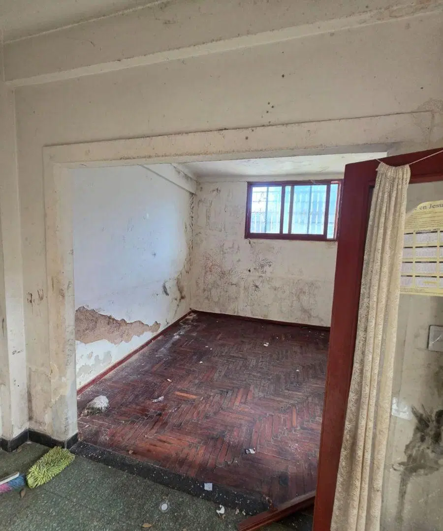 Se Vende Local Comercial Con Vivienda En Parque Chacabuco 4