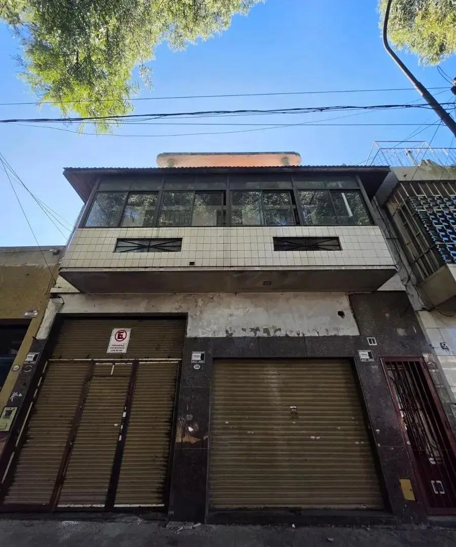 Se Vende Local Comercial Con Vivienda En Parque Chacabuco 1