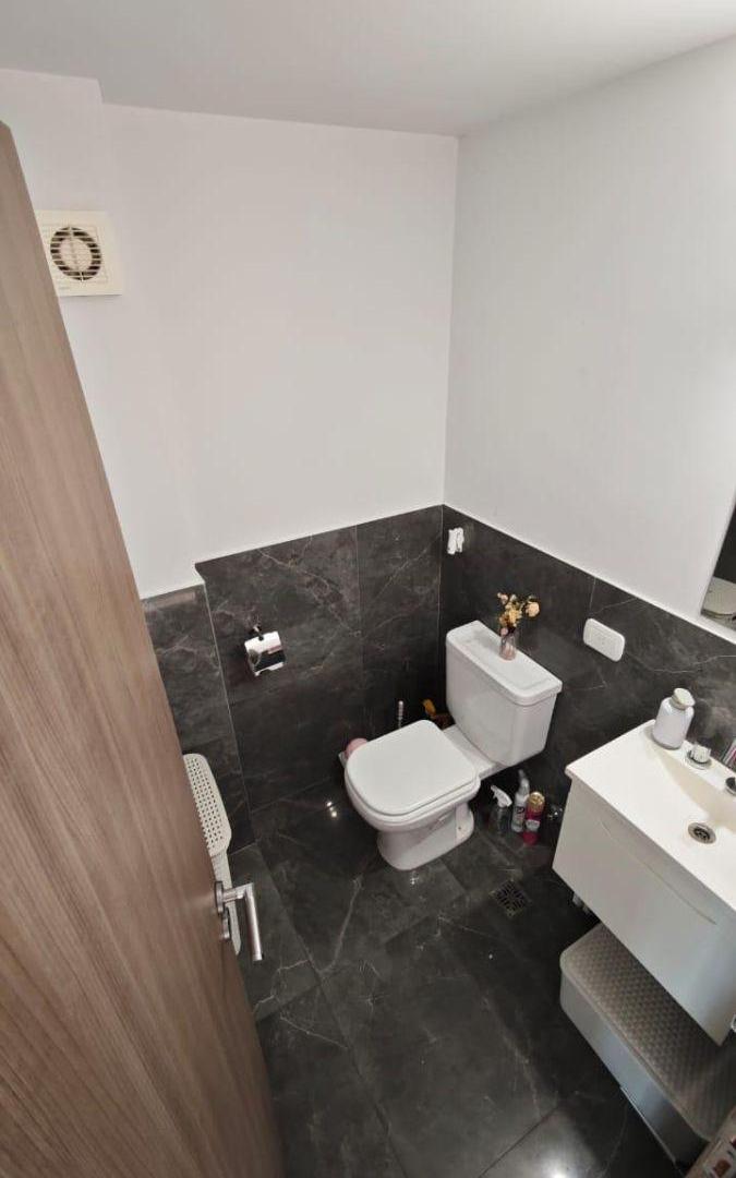 Foto de Se Vende Amplio Departamento en La Zona de Almagro, imagen 4