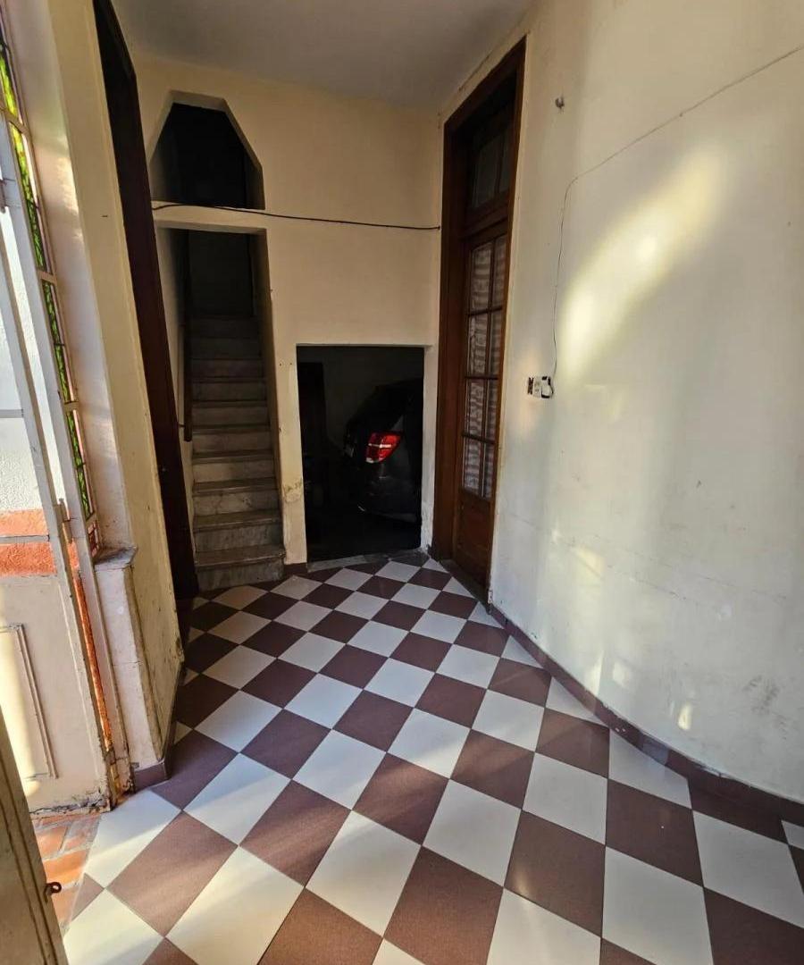 Foto de Se Vende Amplio PH con Cochera Zona Floresta, imagen 2
