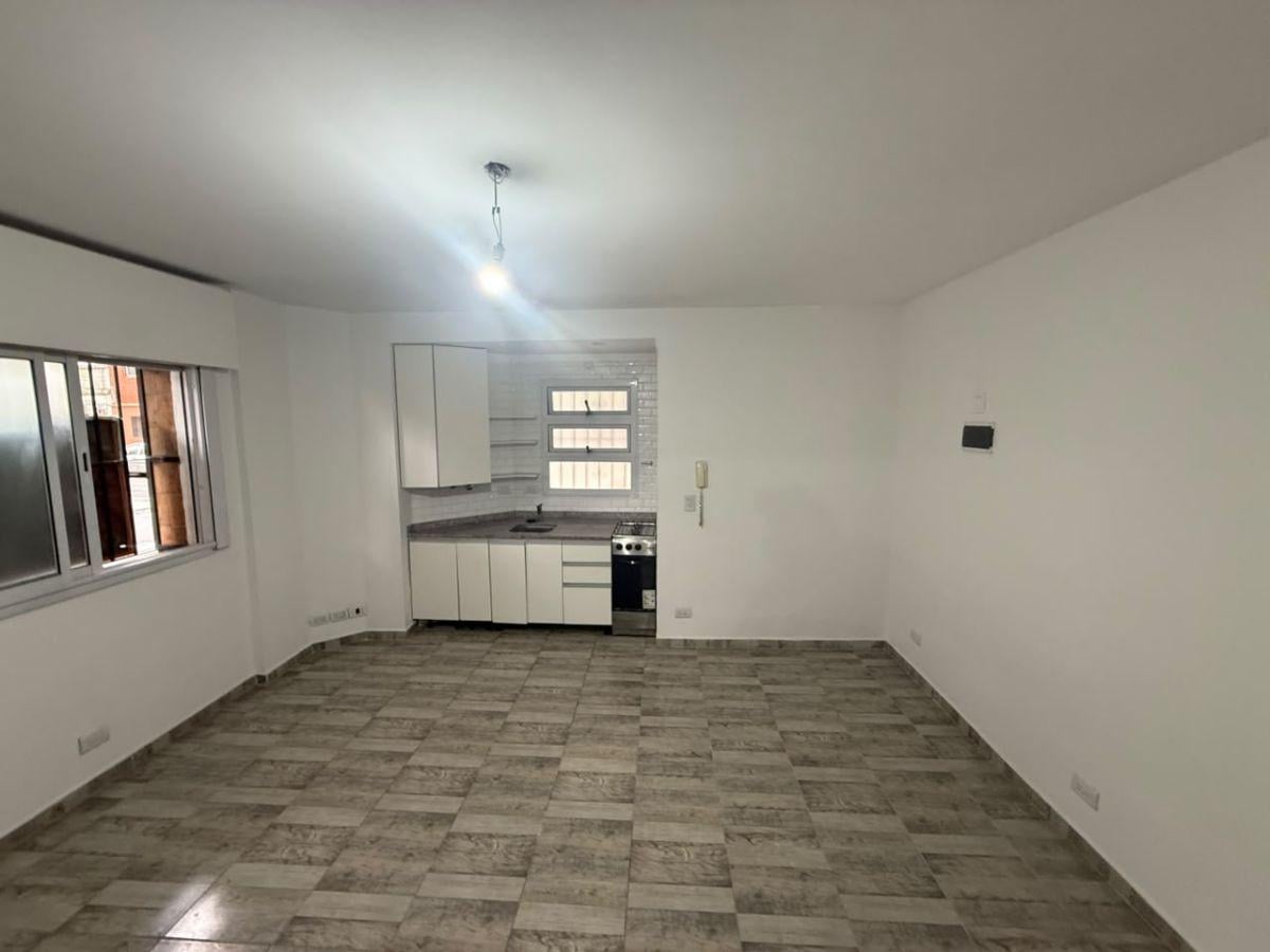 Foto de MONOAMBIENTE DE 35 M² EN PLANTA BAJA – FLORESTA, imagen 5