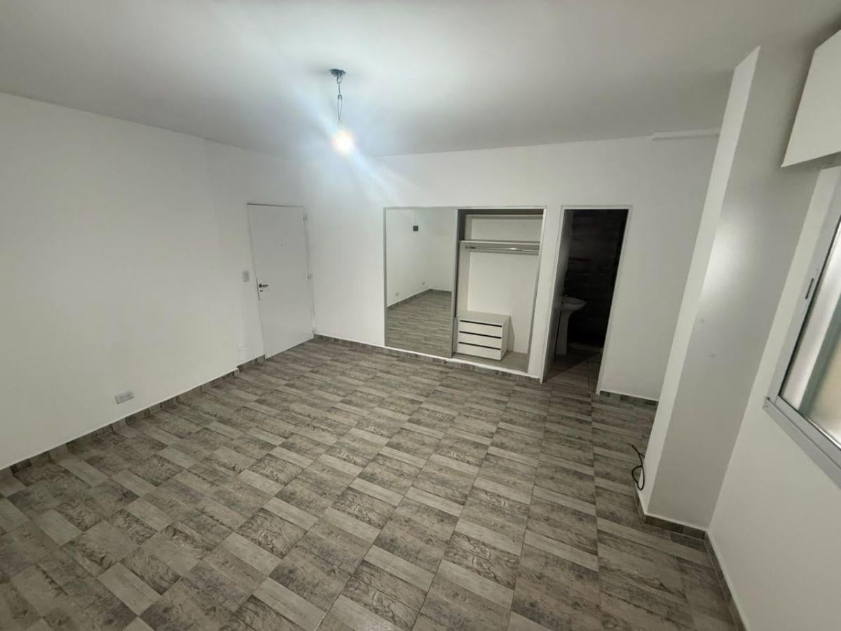 Foto de MONOAMBIENTE DE 35 M² EN PLANTA BAJA – FLORESTA, imagen 4