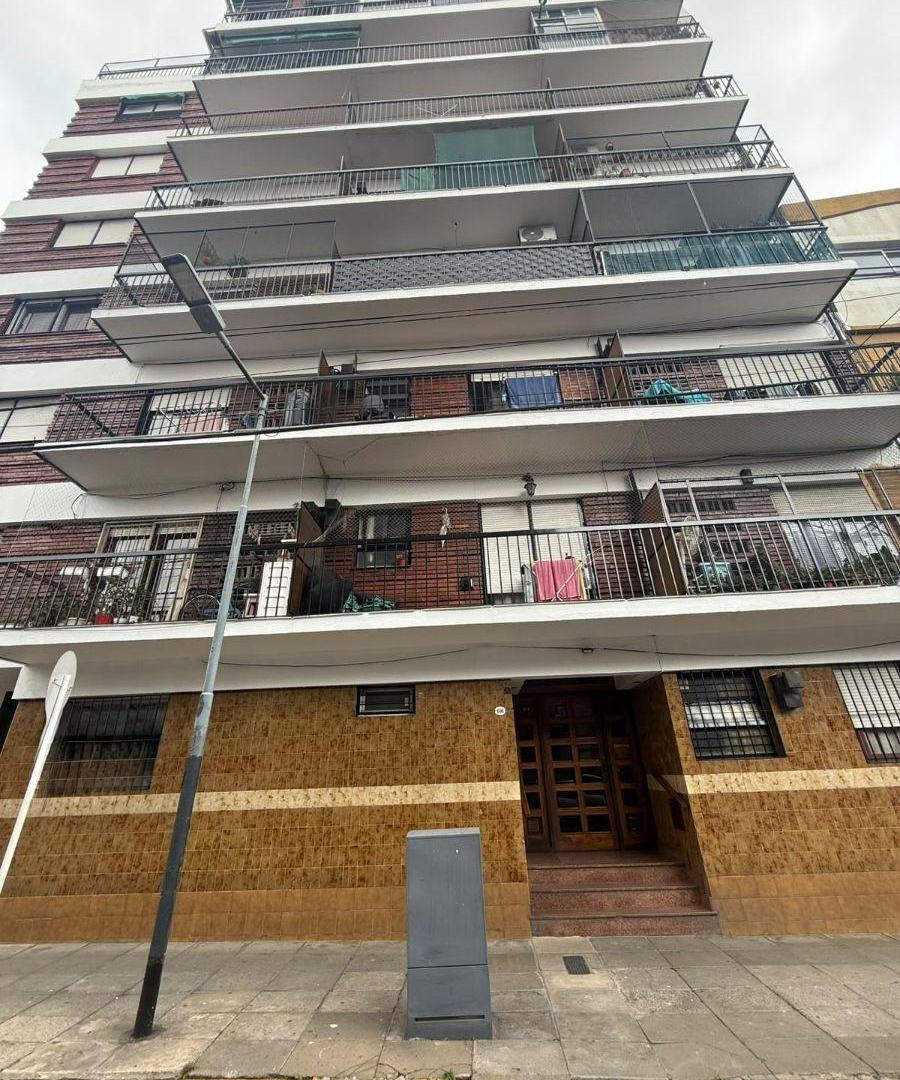 Foto de MONOAMBIENTE DE 35 M² EN PLANTA BAJA – FLORESTA, imagen 1