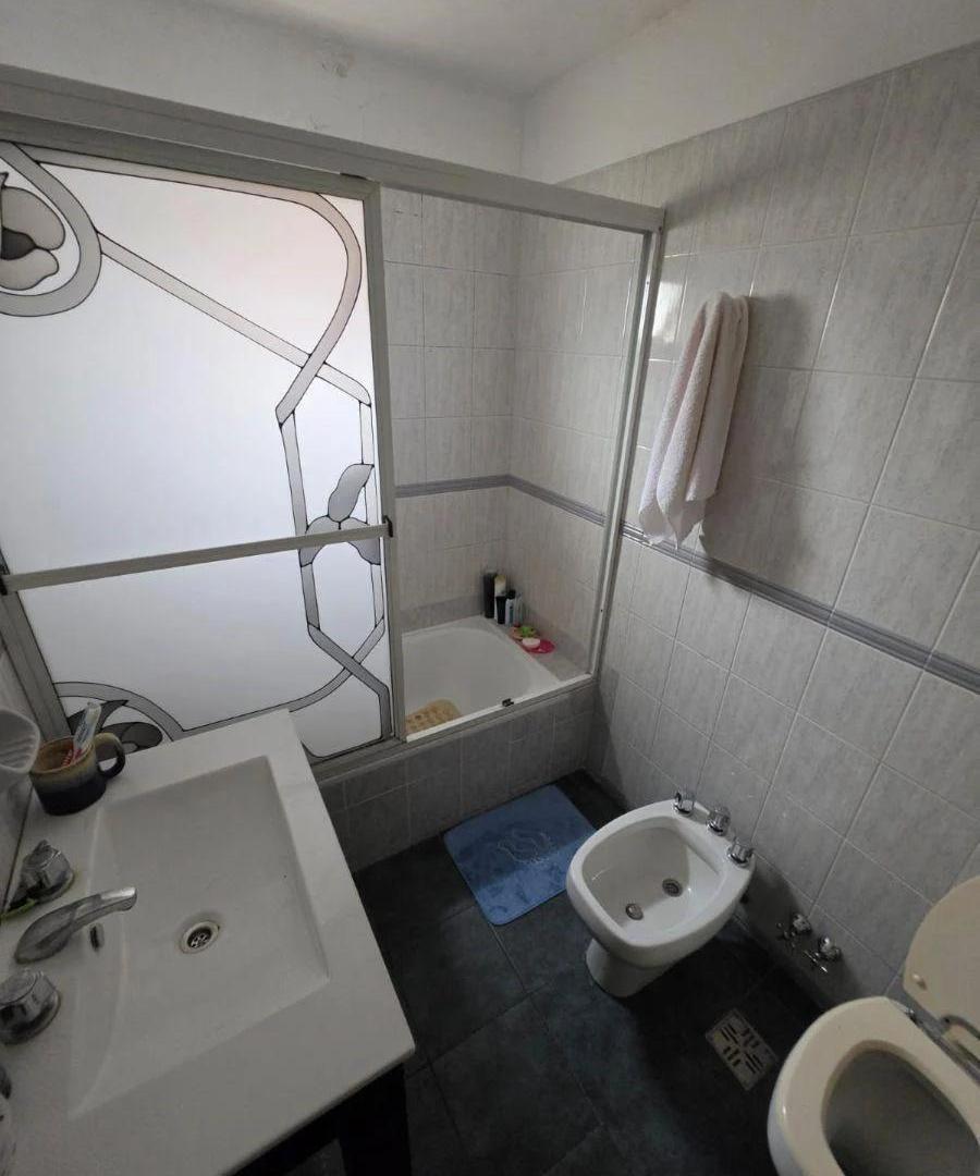 Foto de Se Vende Departamento 4 Amb Amplio en Flores, imagen 4