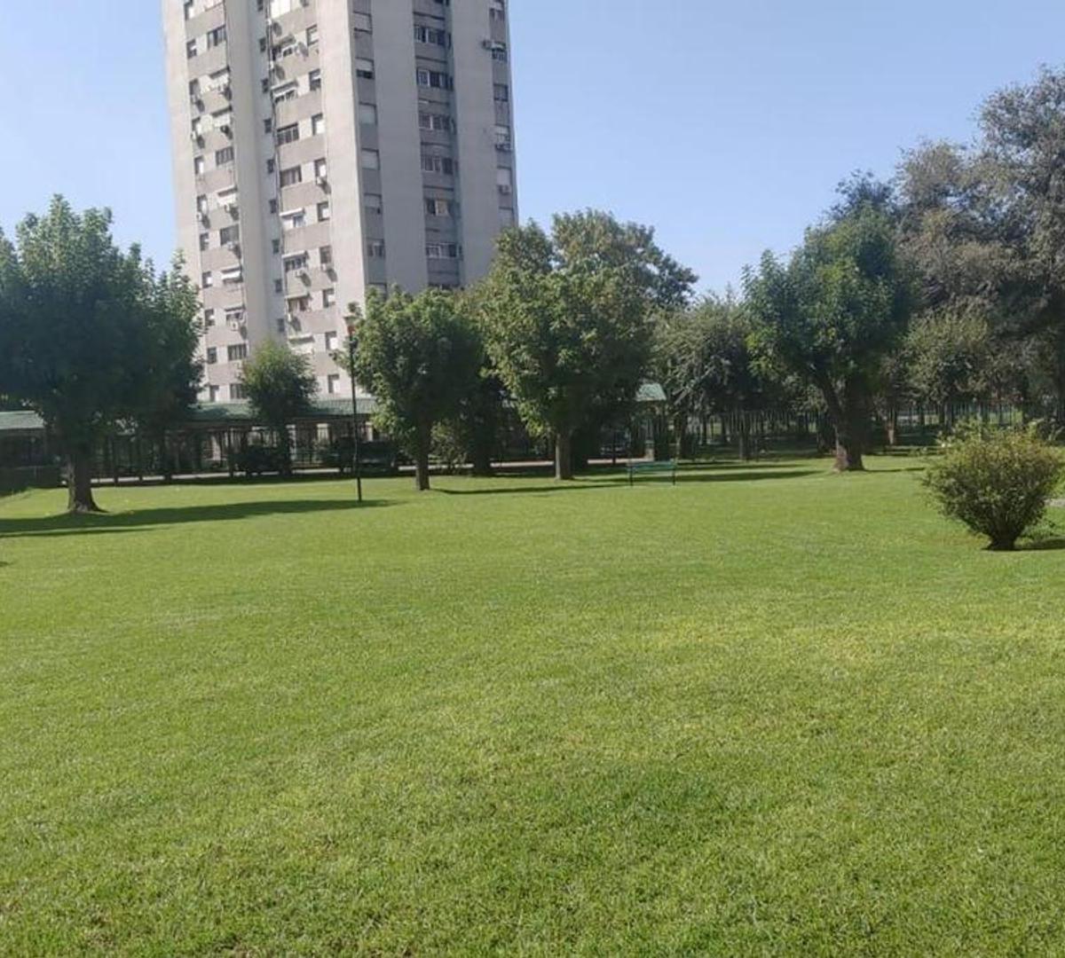 Departamento 4 ambientes con balcon y lavadero en Villa Celi