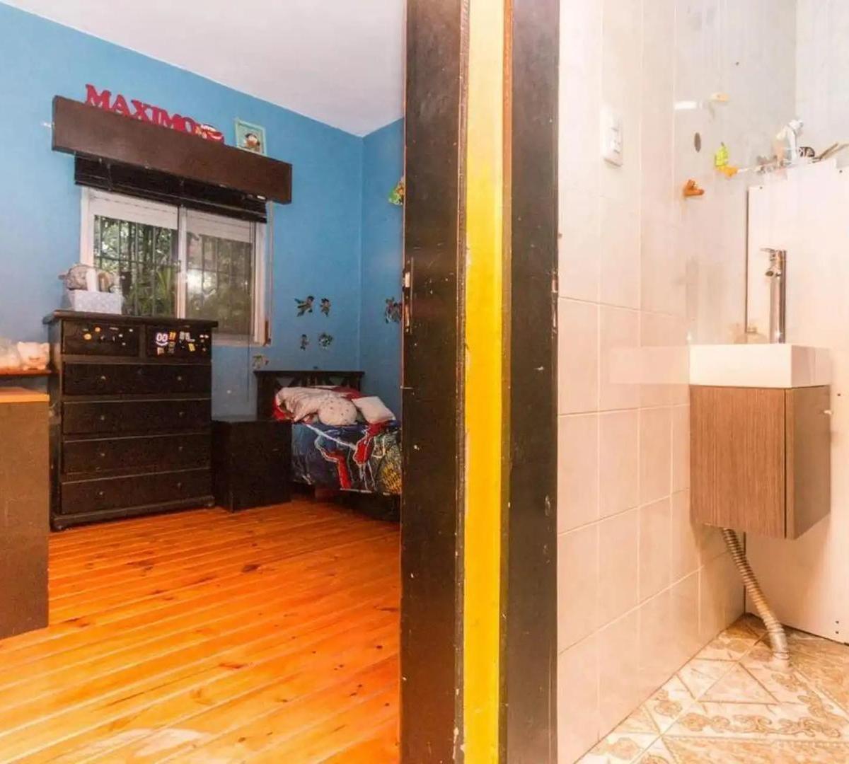 Venta Depto 3 Amb en Misiones Al 1000 (San Jose - Temperley) 3