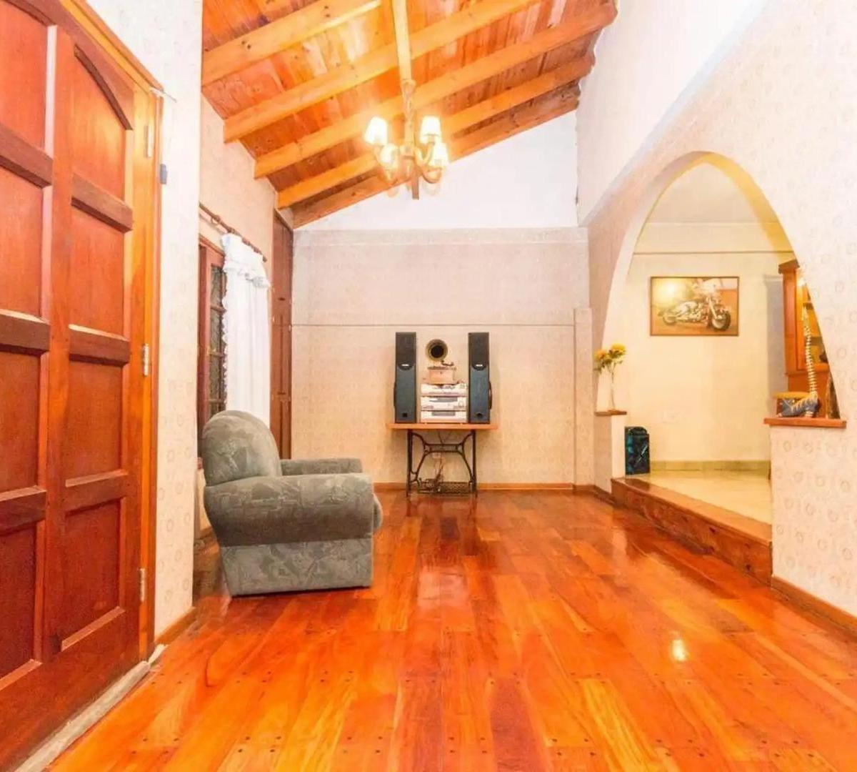 Venta Casa 3 Amb en Frias 5500 (Almirante Brown - San Jose) 5