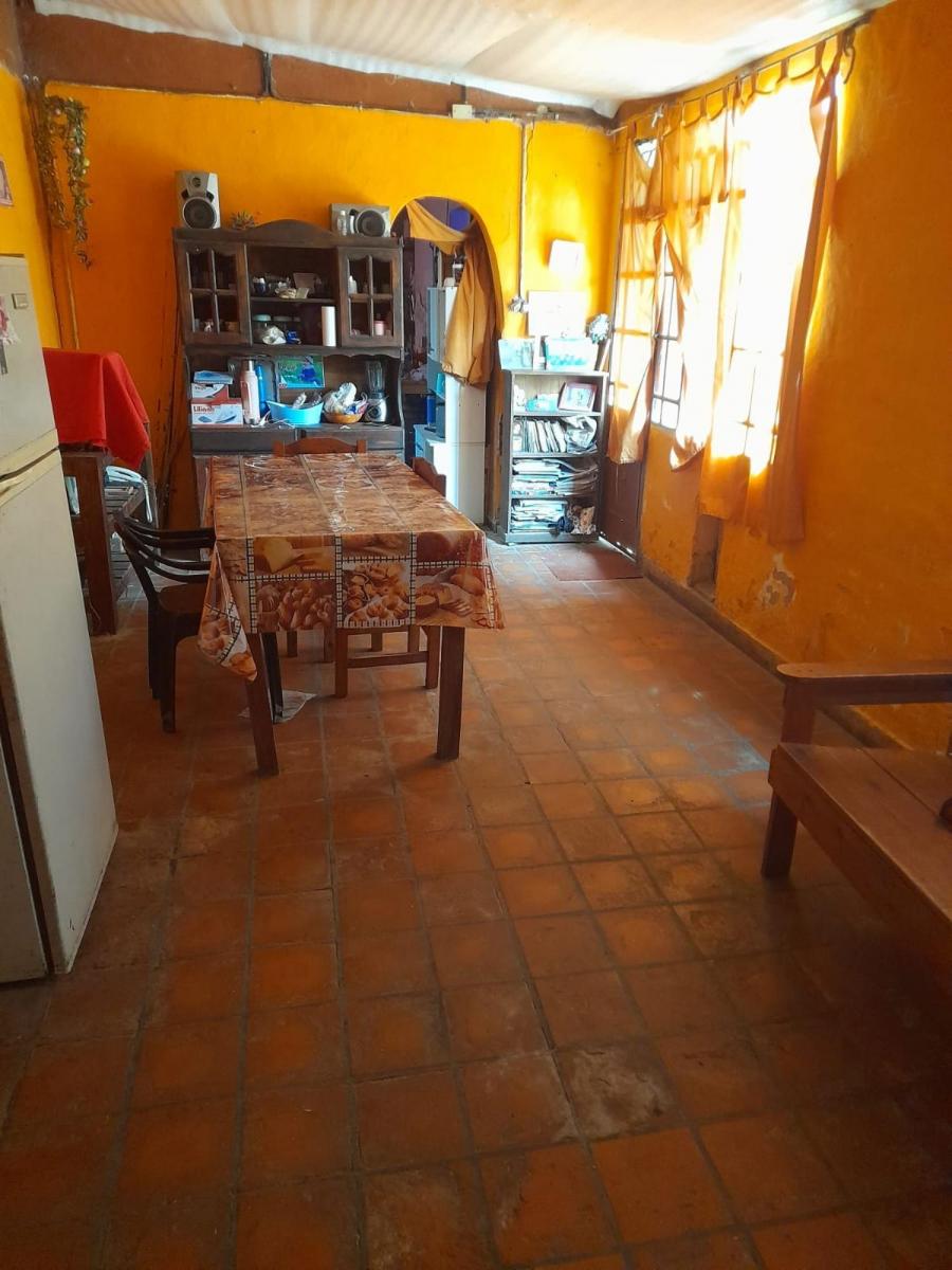 Remax Vende Casa a Refaccionar en Monte Vera. 2