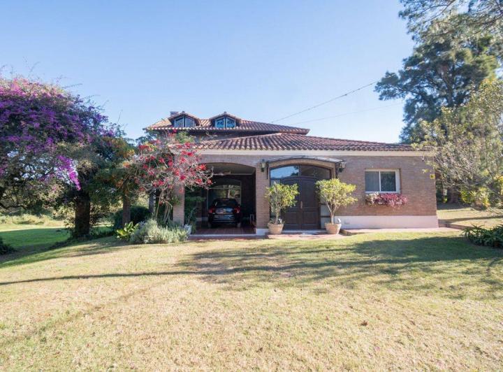 SE VENDE HERMOSA CASA EN CLUB NAUTICO UBAJAY 1