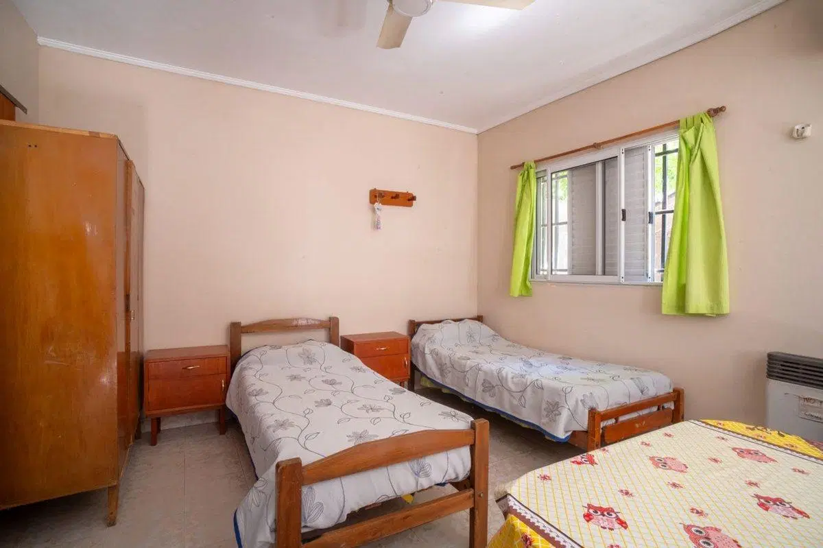 VENTA INMUEBLE CON 6 DEPARTAMENTOS - RUTA 11 5