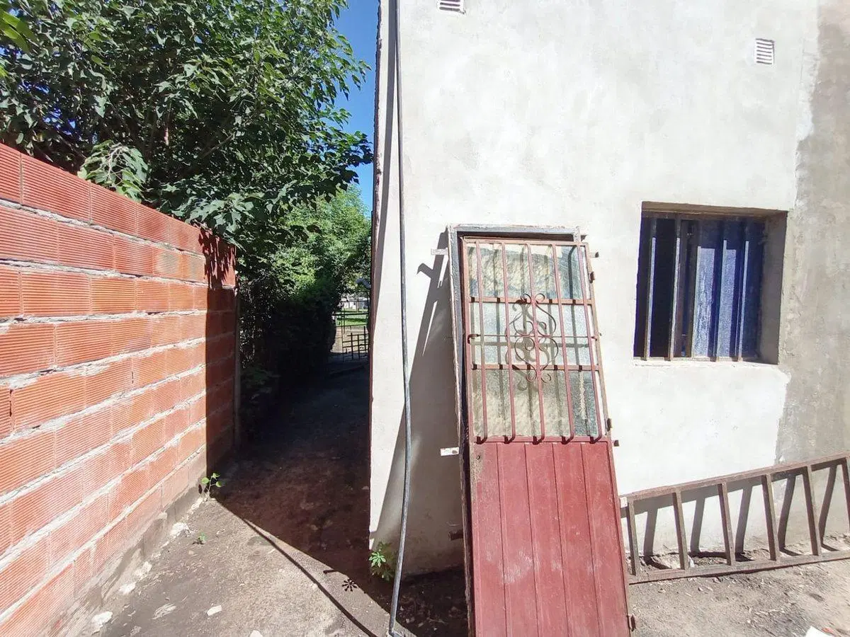 Venta Casa 2 Dormitorios y Patio - Santo Tomé 2