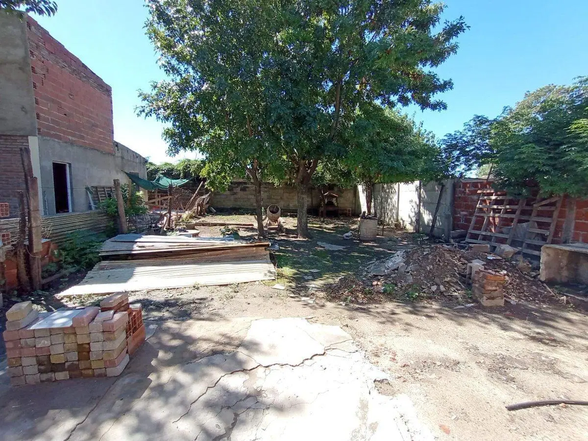 Venta Casa 2 Dormitorios y Patio - Santo Tomé 4