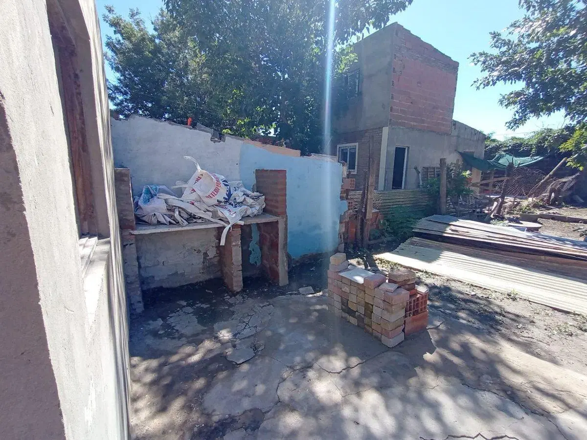 Venta Casa 2 Dormitorios y Patio - Santo Tomé 5