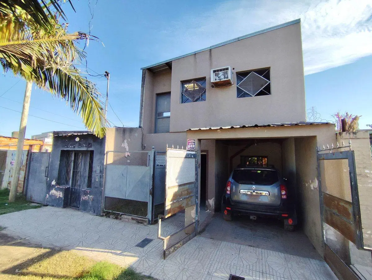 2 CASAS EN VENTA + GALPÓN  - A METROS DE PEÑALOZA 3